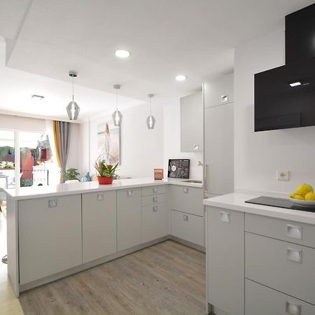 Luxury Beach Side Apartment In Marbella Playa Exteriör bild