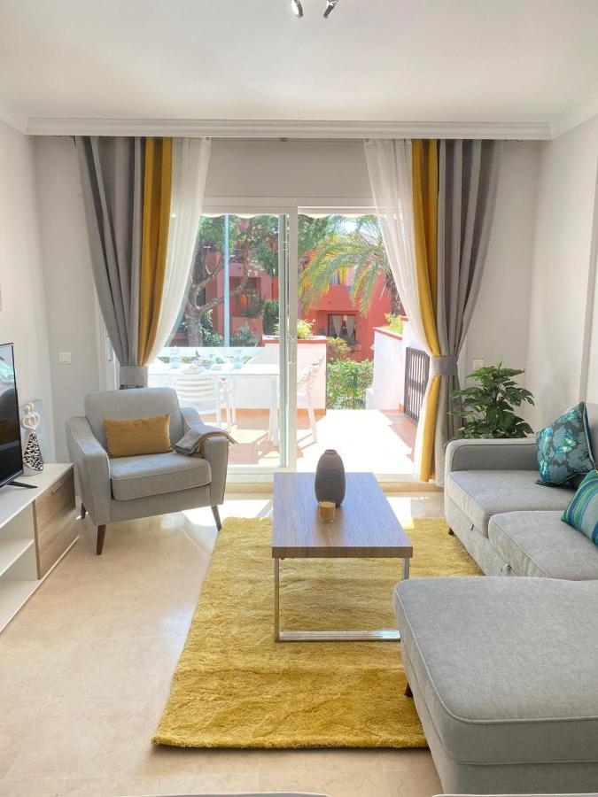 Luxury Beach Side Apartment In Marbella Playa Exteriör bild