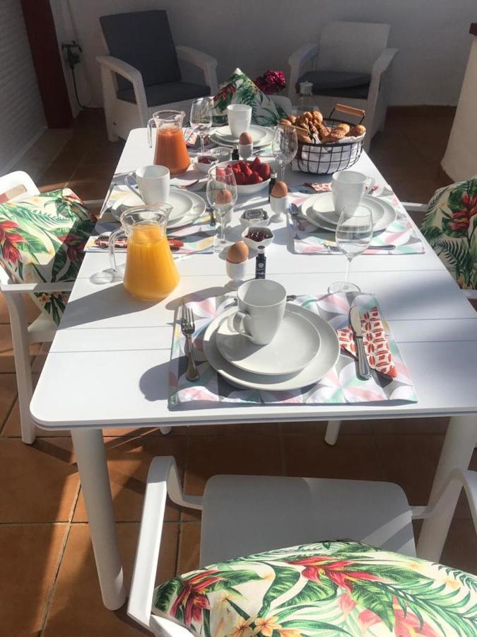 Luxury Beach Side Apartment In Marbella Playa Exteriör bild