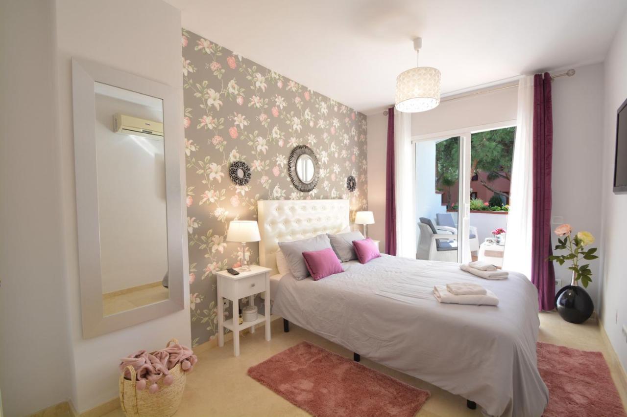 Luxury Beach Side Apartment In Marbella Playa Exteriör bild