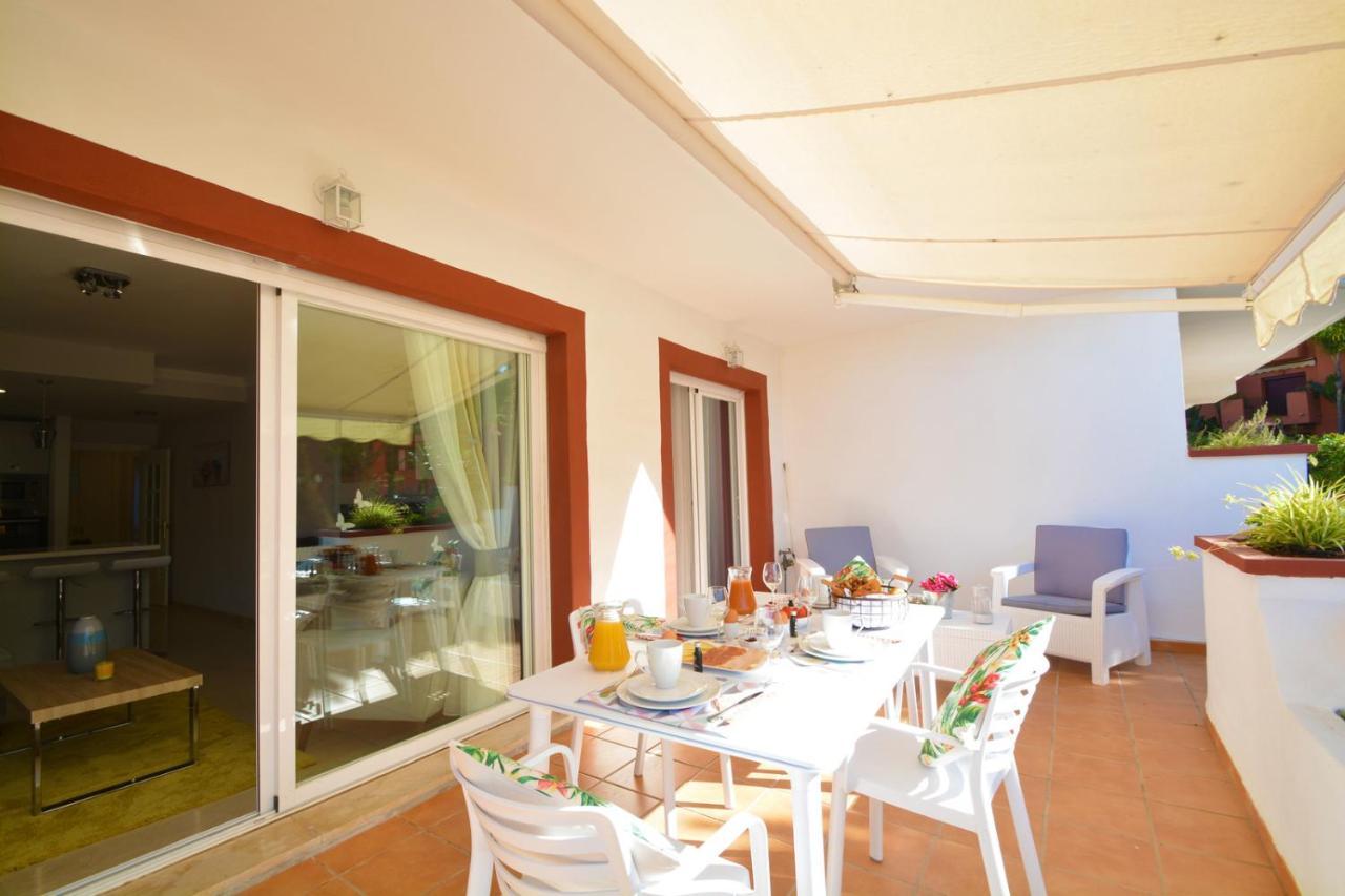 Luxury Beach Side Apartment In Marbella Playa Exteriör bild