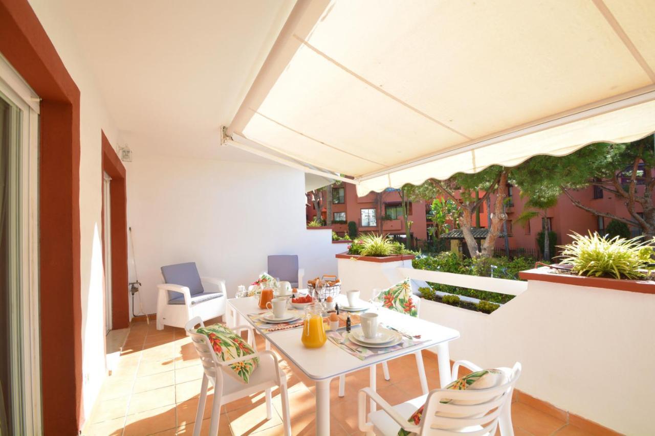 Luxury Beach Side Apartment In Marbella Playa Exteriör bild
