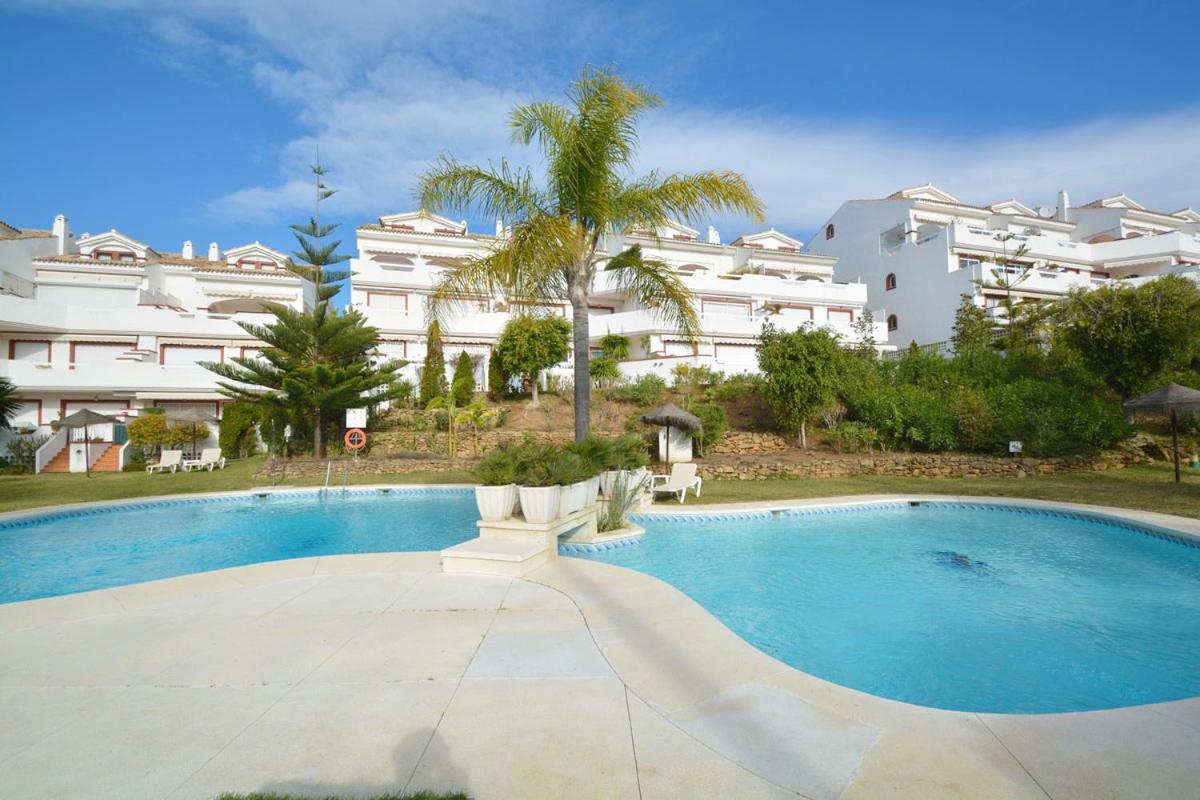 Luxury Beach Side Apartment In Marbella Playa Exteriör bild