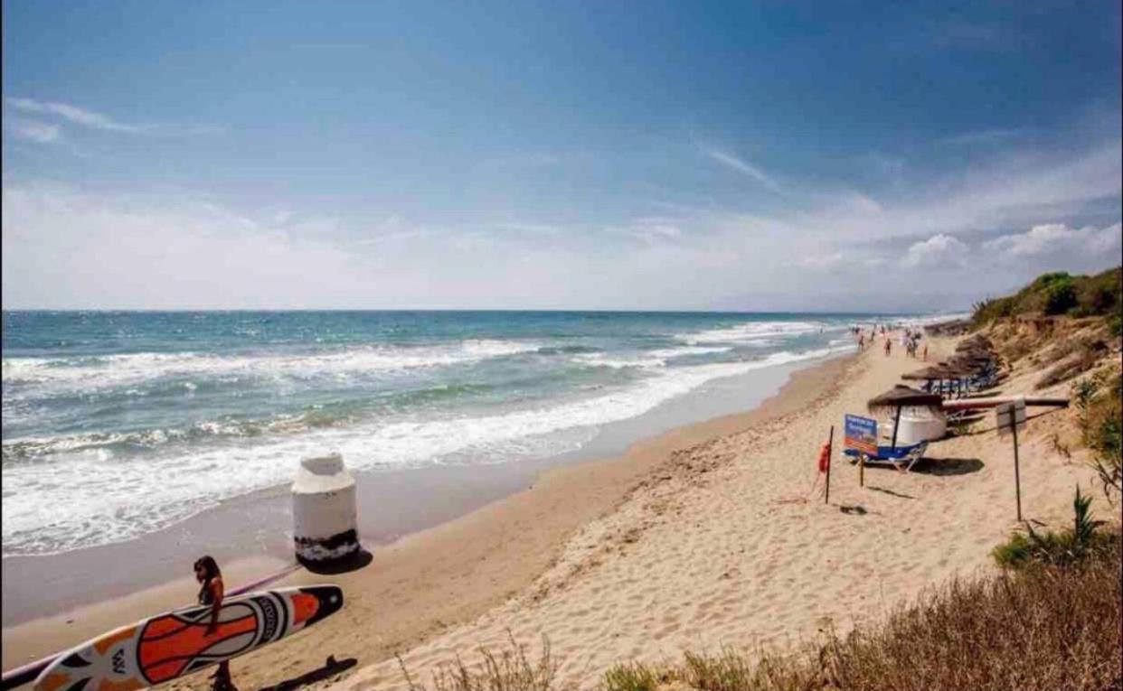 Luxury Beach Side Apartment In Marbella Playa Exteriör bild
